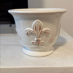 Fleur de Lis Floral Container